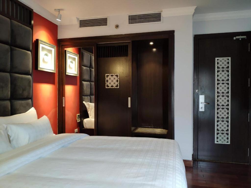 Church Boutique Hotel Hang Trong - Hanoi — Photos 2